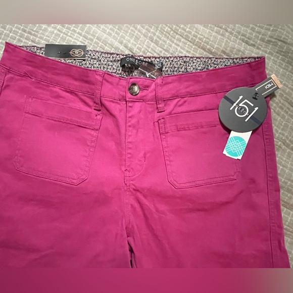 One5One Ladies Sz 16 Veda Shorts Magenta in color - Picture 5 of 10